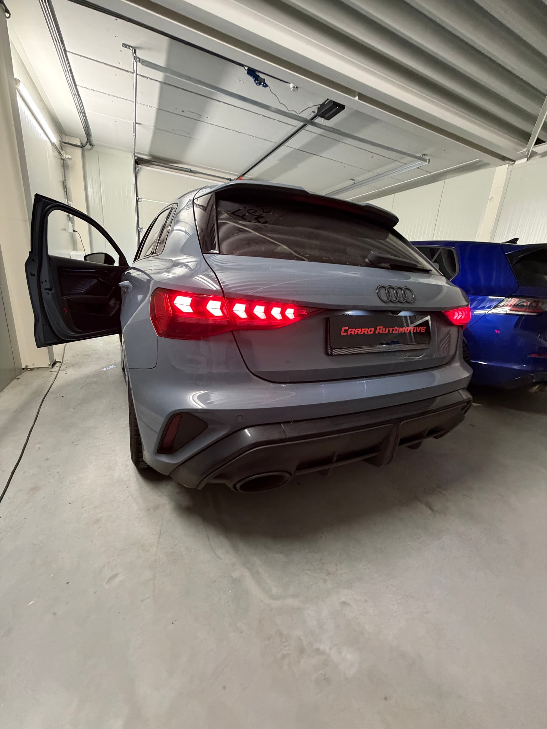 Audi RS3 met professionele CarPlay installatie door Carro Automotive Gouda